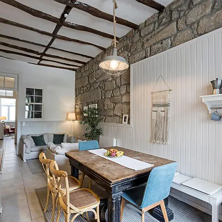 Lovelystay - The Fig Tree House 포르투